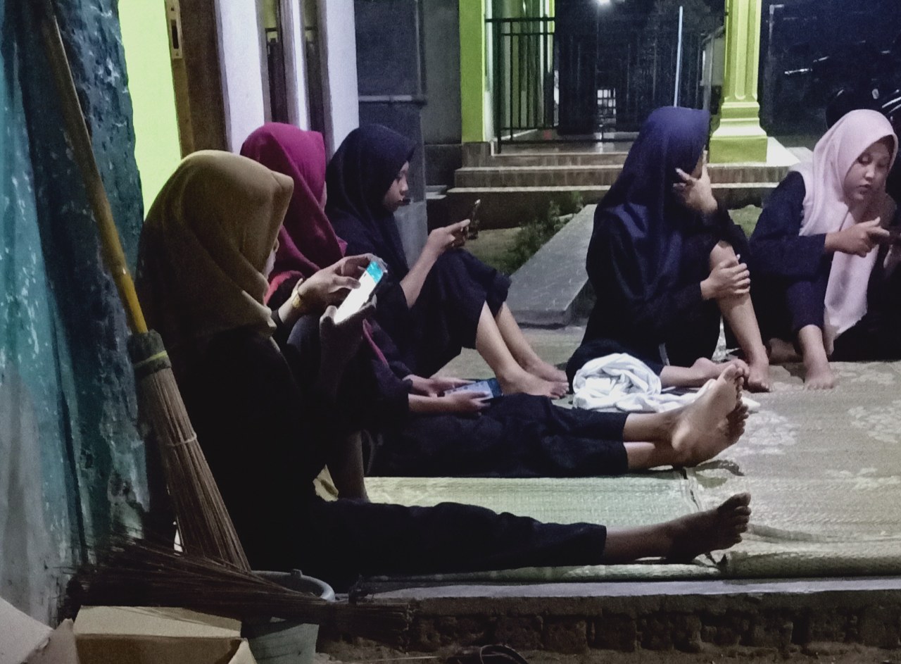 Kamu yg Ada di Dunia Lain