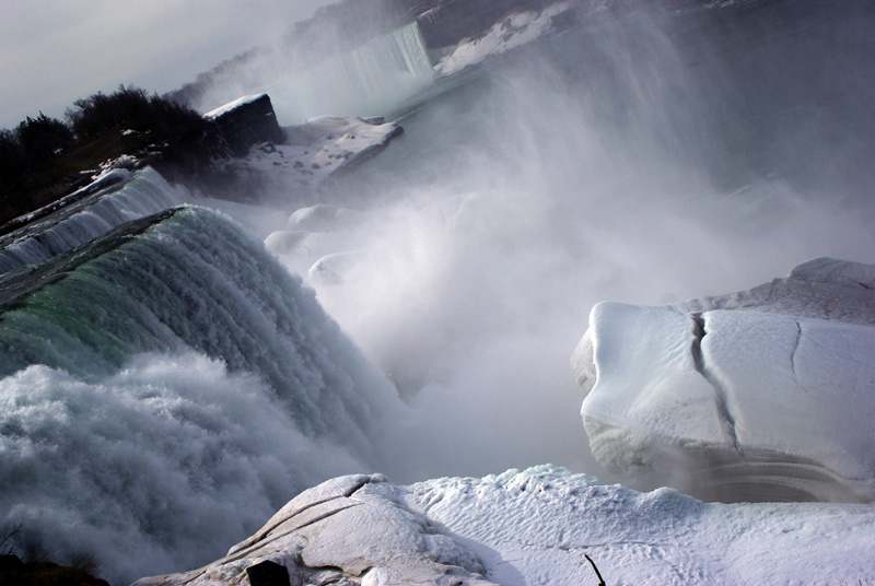 Niagara_Falls_by_Indigo_Ocean.jpg