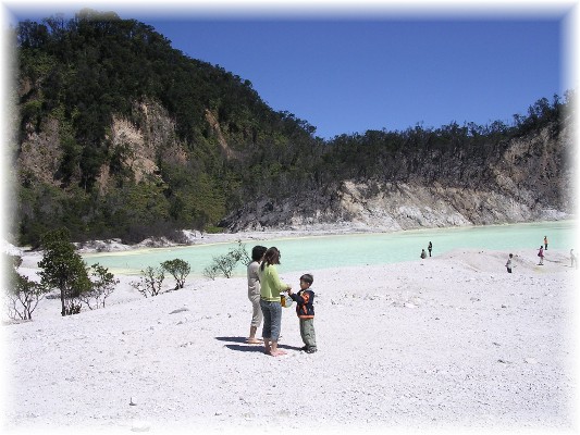 kawah-putih2.jpg