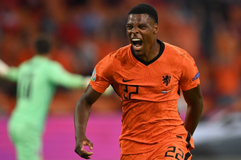 Denzel Dumfries aktor penting dalam langkah akbar Belanda