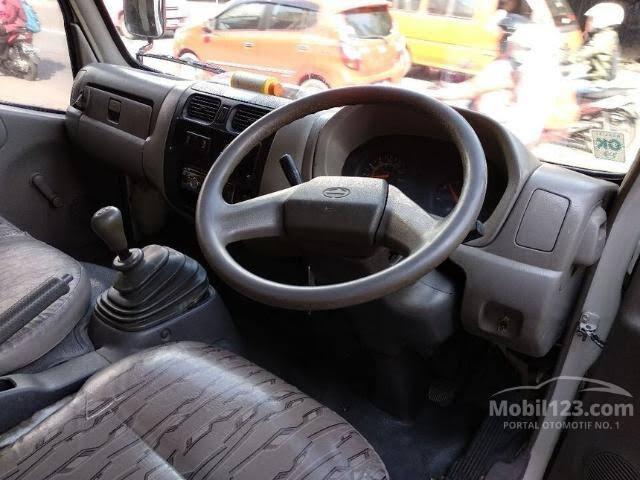 Ragam Bentuk Setir Truk, Lebih Suka Yang Mana?