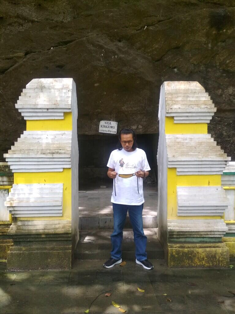 CERITA MISTIS DARI GOA SELARONG