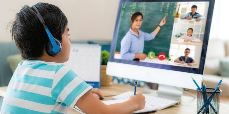 "Masa Depan Pendidikan: Transformasi Digital & Peningkatan Akses Edukasi"