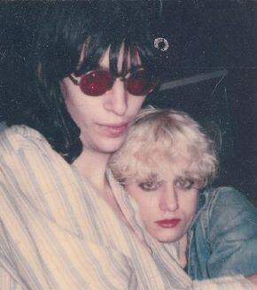 KISAH HIDUP : Joey Ramone, Frontman Ringkih & Cinta Segitiga yg Rumit!