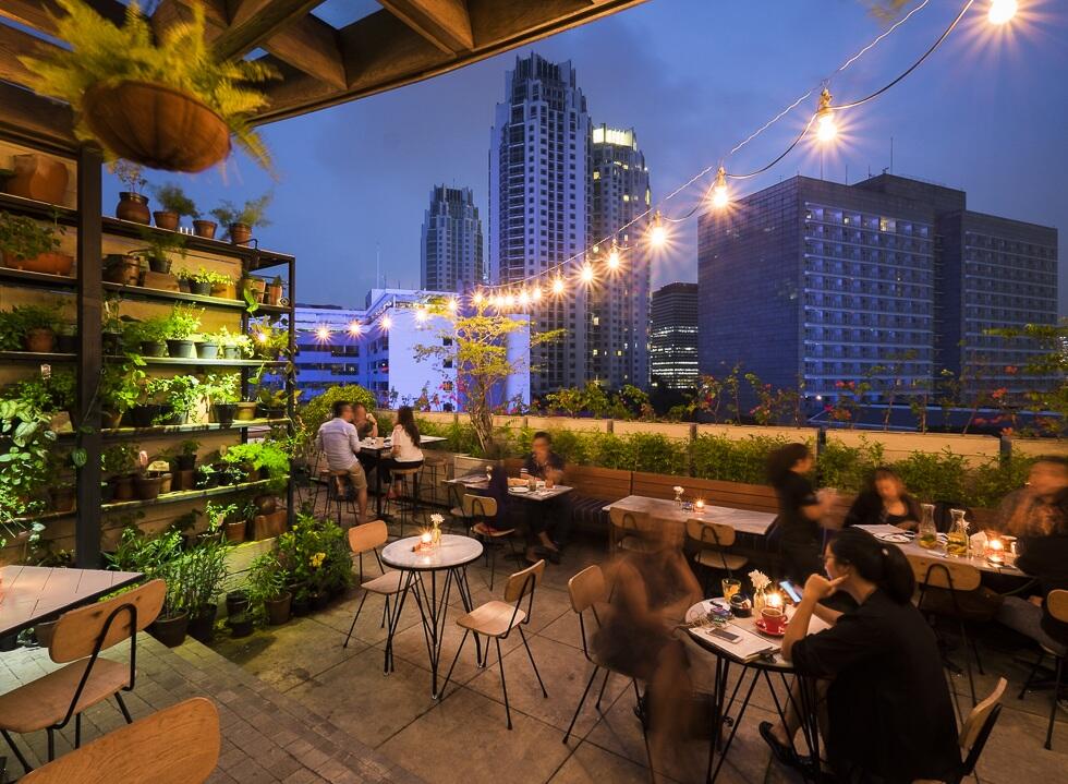 6 Cafe Rooftop Unik di Jakarta