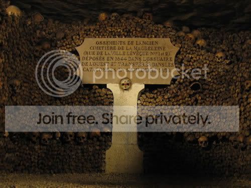 paris-catacombs-1.jpg
