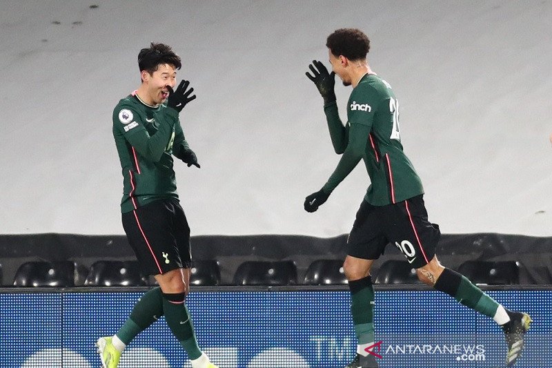 Gol bunuh diri menangkan Tottenham atas Fulham