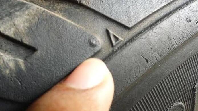 Cara Mudah Mengenali Ban Motor Minta Diganti Baru