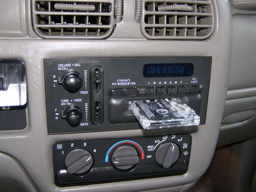 fake-car-stereo-diy.jpg