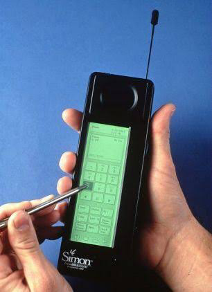 Inilah Handphone Pertama Di Dunia! 