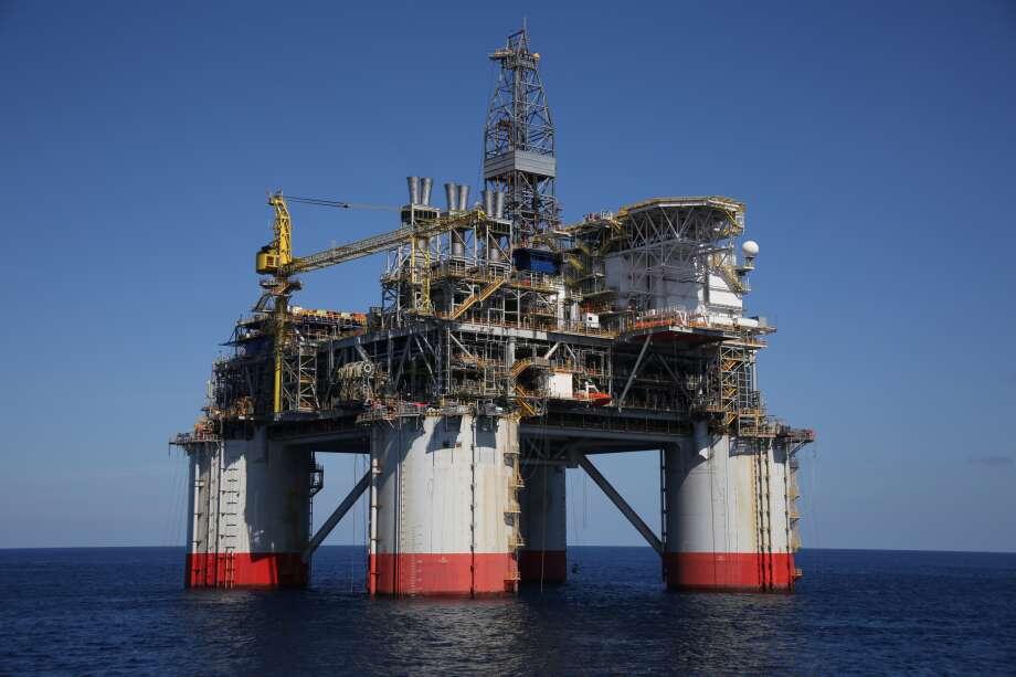 Mengenal Offshore Rig, Untuk Memburu Minyak