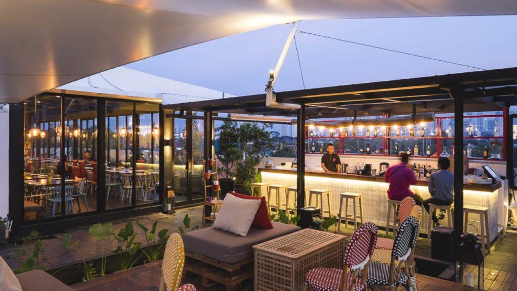 6 Cafe Rooftop Unik di Jakarta