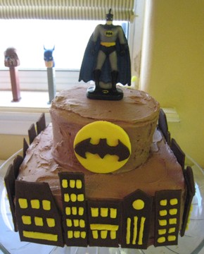 Batman-city-cake-sm.jpg
