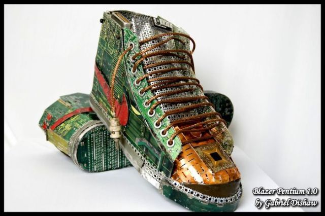 pentium_shoes_01.jpg