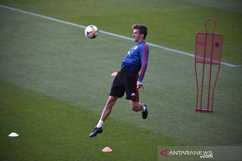 Diego Llorente pemain Spanyol kedua yg positif COVID-19