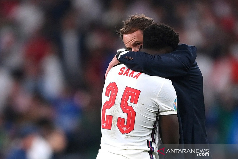 Gareth Southgate, Wembley, & adu penalti