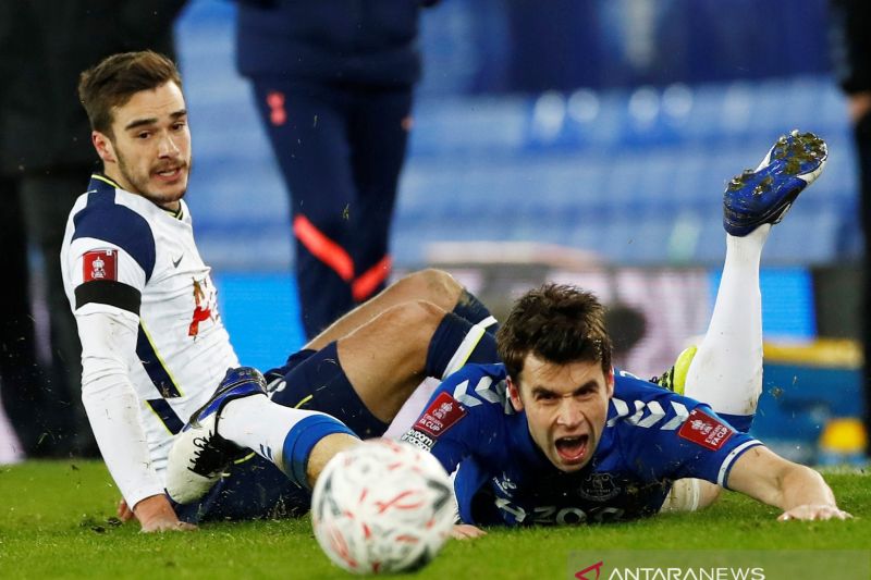 Everton tertarik untuk datangkan Harry Winks dari Tottenham Hotspur