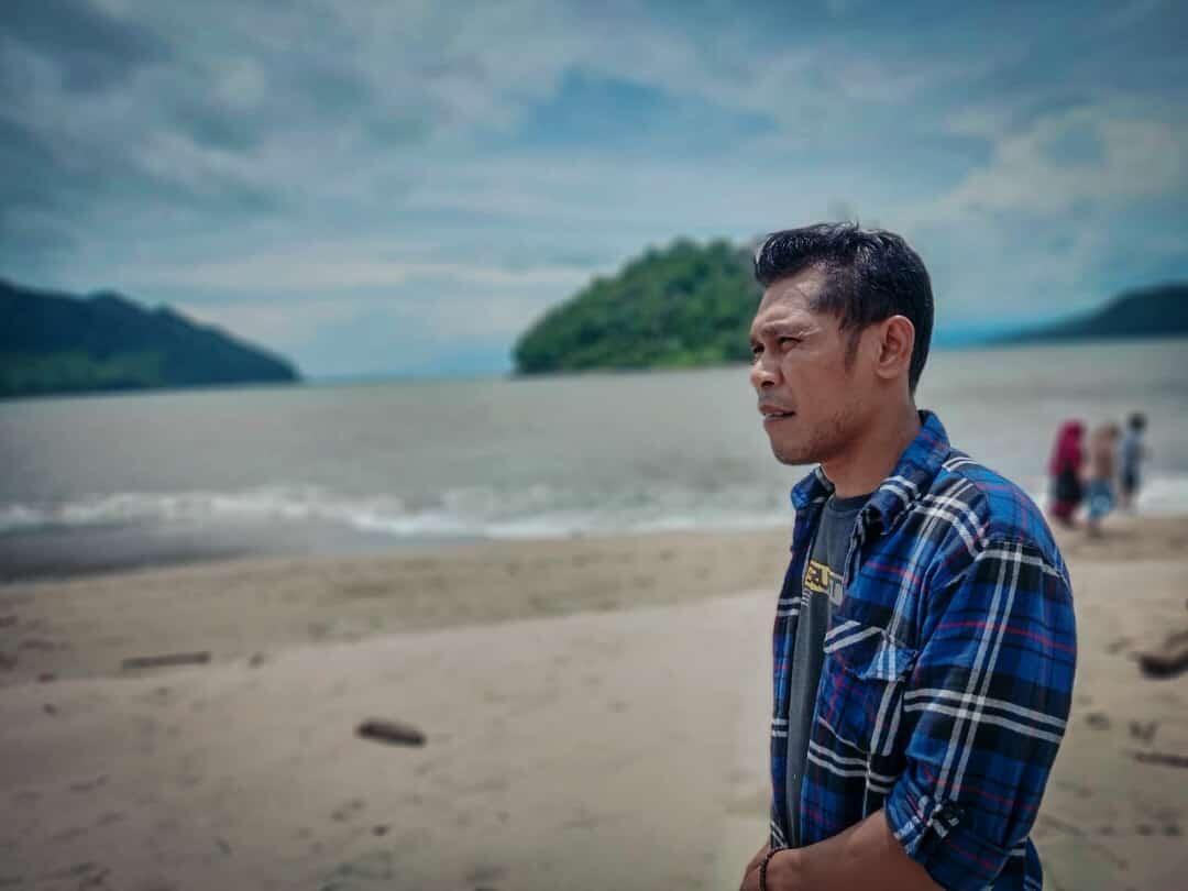 BERKATA BAIK ATAU DIAM Lidah tidak bertulang.