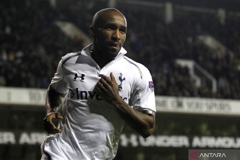 Eks Tottenham & timnas Inggris Jermain Defoe gantung sepatu