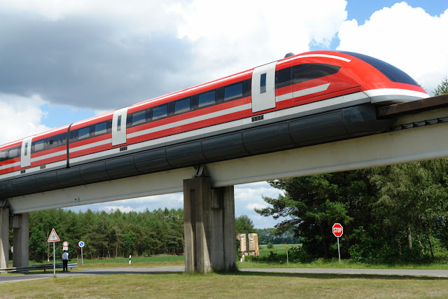 Transrapid-jerman-01.jpg