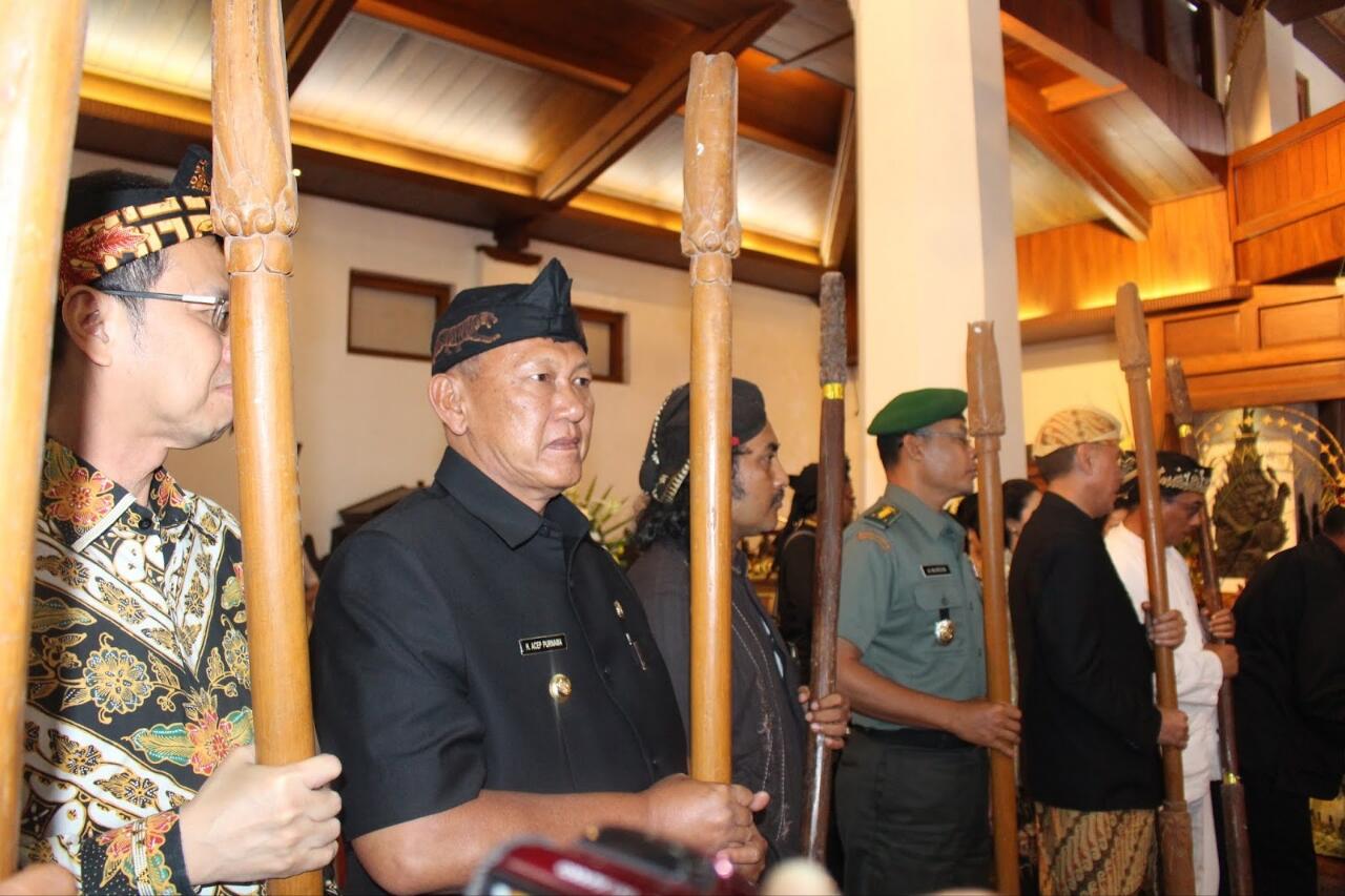 Prosesi Puncak Seren Taun Cigugur Kuningan