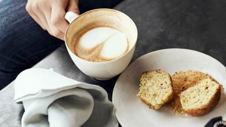 Benarkah Beli Kopi 80 Ribu di Lobi Hotel Mewah Bisa Bikin Sukses?