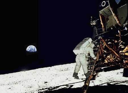 apollo-11_pakarfisika.jpg