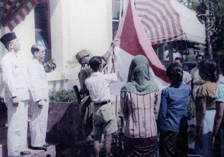 Komedi 17 Agustus: Republik dalam Irama Pinggul