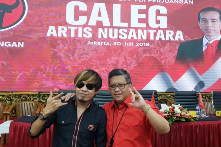 15 Penyanyi Yang Banting Stir Jadi Politisi