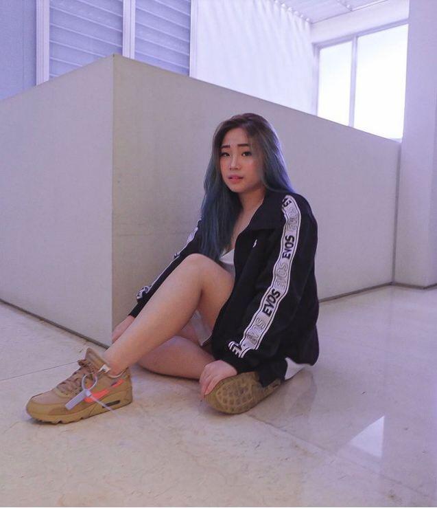 10 pro pemain cantik & OP di esports Indonesia