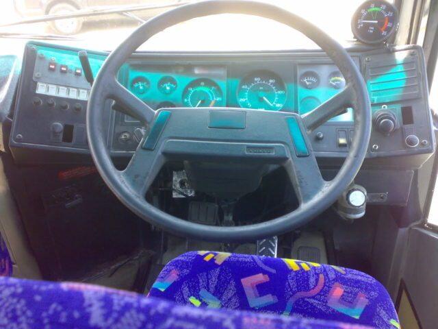 Perbandingan Bentuk Setir Bus, Gansis Pilih Yang Mana? 
