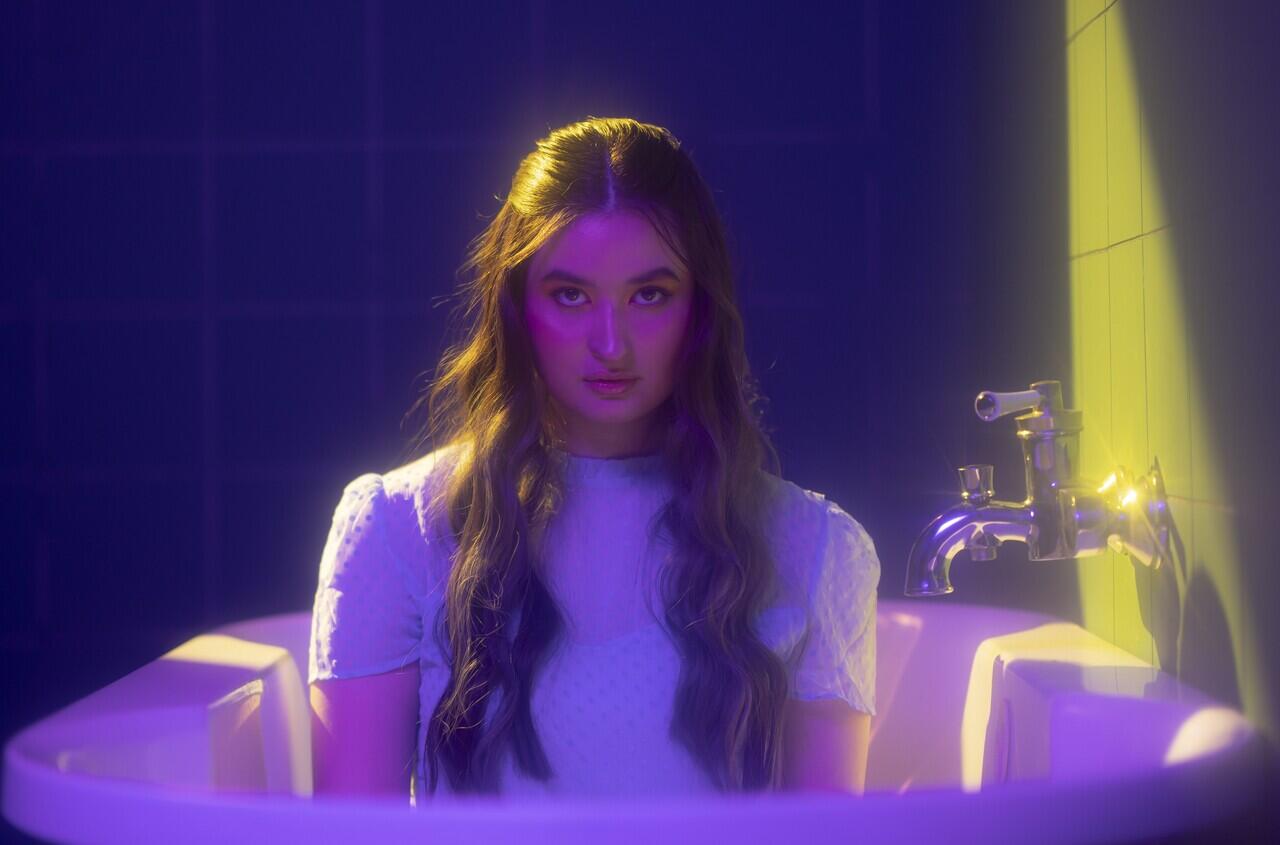 Stephanie Poetri Rilis EP Debutnya yg Berjudul AM:PM!
