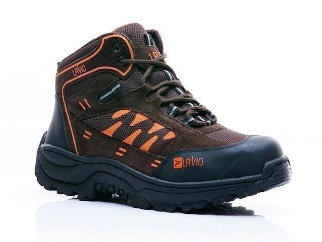 10 Rekomendasi Sepatu Gunung Terbaik