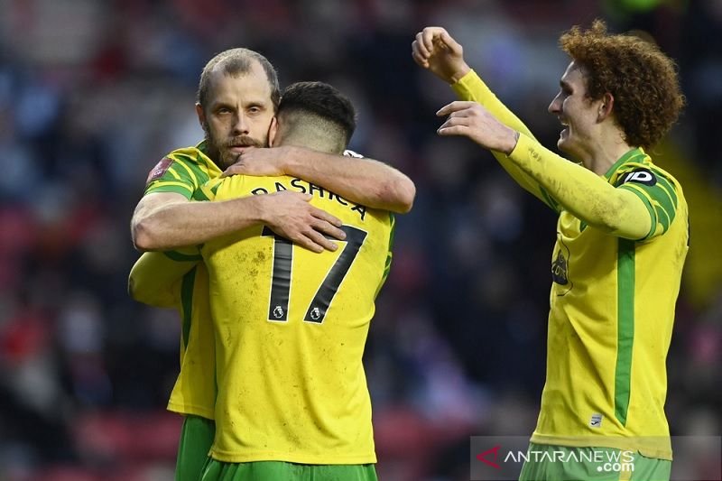 Norwich, West Ham & Wolverhampton juga lanjut ke putaran keempat FA
