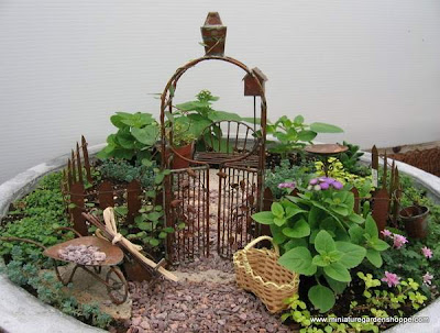 miniature-gardens-17.jpg