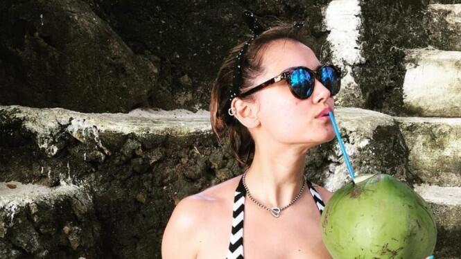 Begini Potret Liburan Maria Ozawa Di Indonesia, Seger Nih!