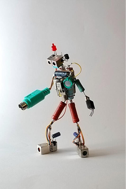 Sparebots Dunia Yang Diciptakan Dari Komponen Elektronik.