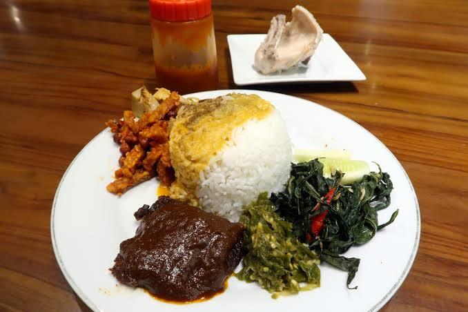 Antara Restoran Padang Vs Warteg, Manakah Yang Paling Agan Suka?