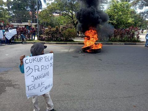 VIRAL.. AKSI PENDEMO KOCAK YUK KITA RAMEIN