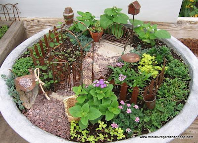 miniature-gardens-11.jpg