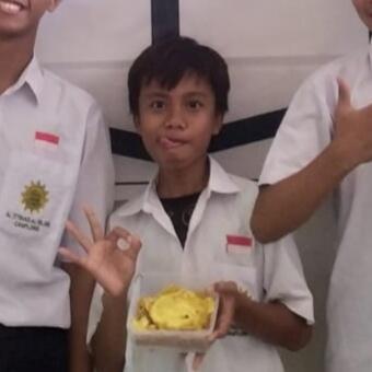 5 Macam Pose Narsis Ala Muda-mudi, Kamu yg Mana? 