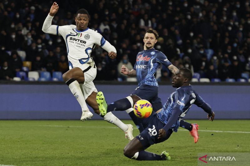 Denzel Dumfries dikaitkan dengan Tottenham Hotspur