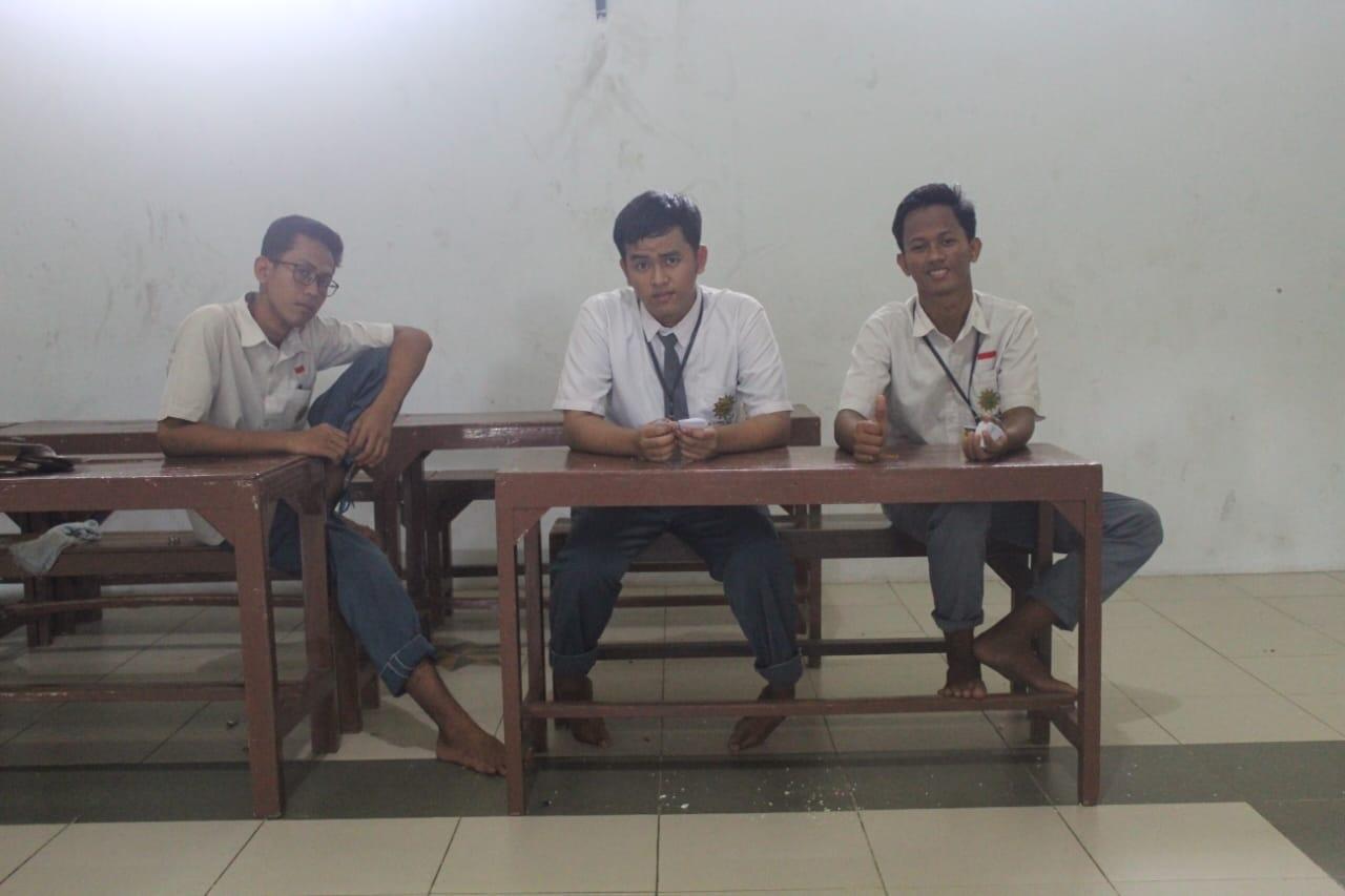 5 Macam Pose Narsis Ala Muda-mudi, Kamu yg Mana? 