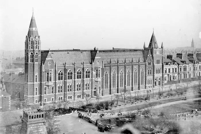 Pertunjukkan Yang Berakhir Tragis di Victoria Hall