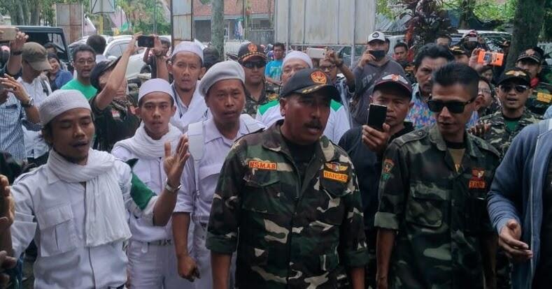 Bubarkan Organisasi Radikal Paramiliter FPI & Banser NU