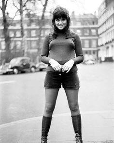 KISAH HIDUP : Joey Ramone, Frontman Ringkih & Cinta Segitiga yg Rumit!