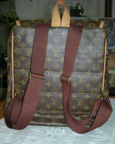 BACPACKBELAKANG.jpg