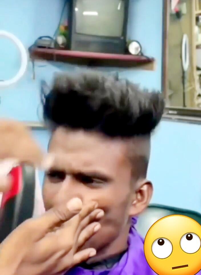 India Memang Beda, Potong Rambut pun Pakai 'Gunting Api' (Ngakak Inside)