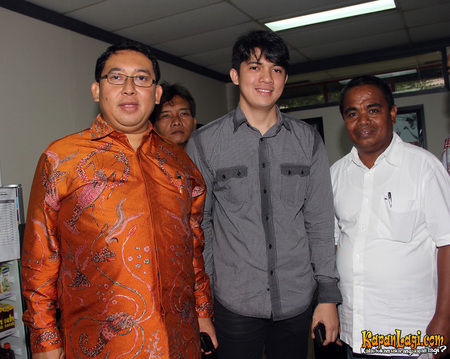 15 Penyanyi Yang Banting Stir Jadi Politisi