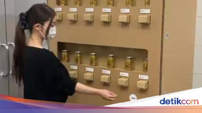 Unik! Vending Machine Terbuat Dari Kardus, Gimana Bentuknya? 
